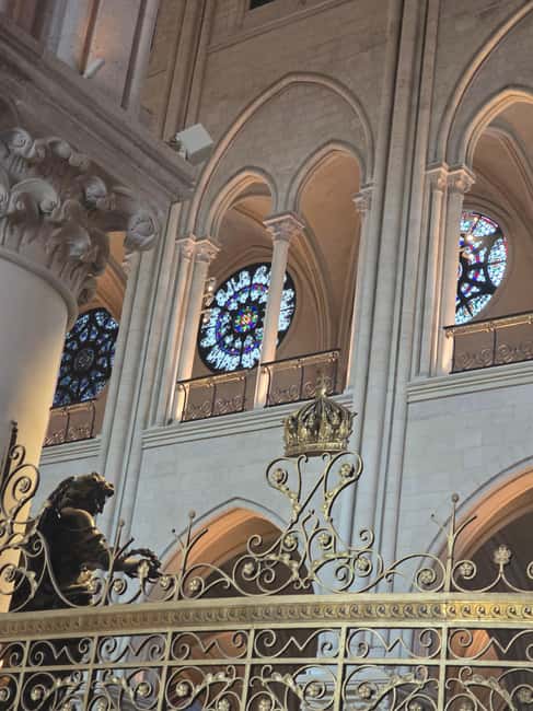 Notre-Dame Interior guided - Starting Point: Easy Access at the Statue de Charlemagne