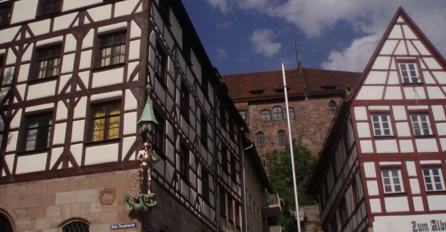 Nuremberg: 1.5-Hour Private Tour through Historical Old Town - Starting Point and Group Size