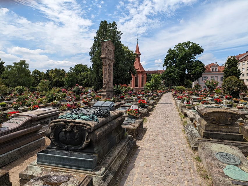 Nuremberg: St. Johannis Friedhof &Hesperidengärten IN GERMAN - Discovering the Iconic St. Johannis Friedhof
