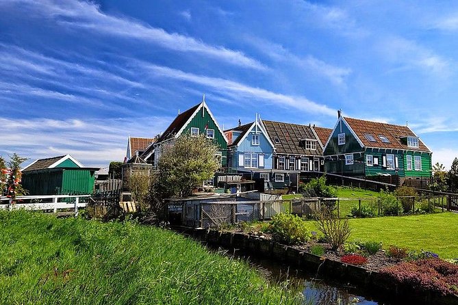 Off the Beaten Paths Dutch Landscape Private Tour 1/2 day Jaguar - Exploring Volendam: The Famous Fishing Village