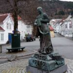 Off the Beaten Track in Bergen: A Private Self-Guided Tour - Visiting Sverresborg Park and Castle