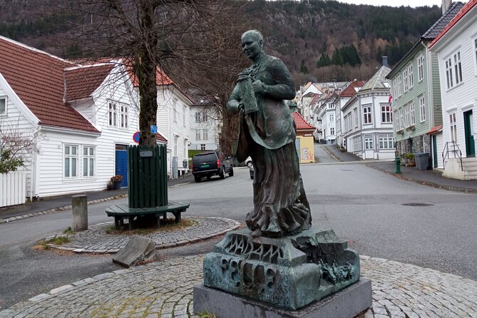 Off the Beaten Track in Bergen: A Private Self-Guided Tour - Visiting Sverresborg Park and Castle