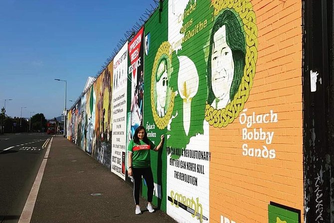 Official World Famous Belfast Black Taxi Tour - Exploring the International Mural Wall on Divis Street