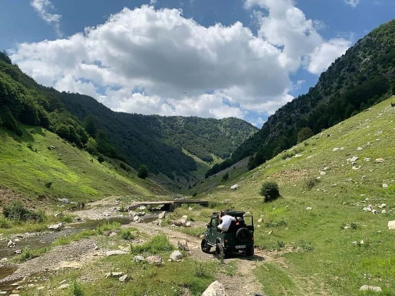 Offroad: Biza Lake and Vali Cave Day Trip - Exploring Vali Cave’s Unique Rock Formations