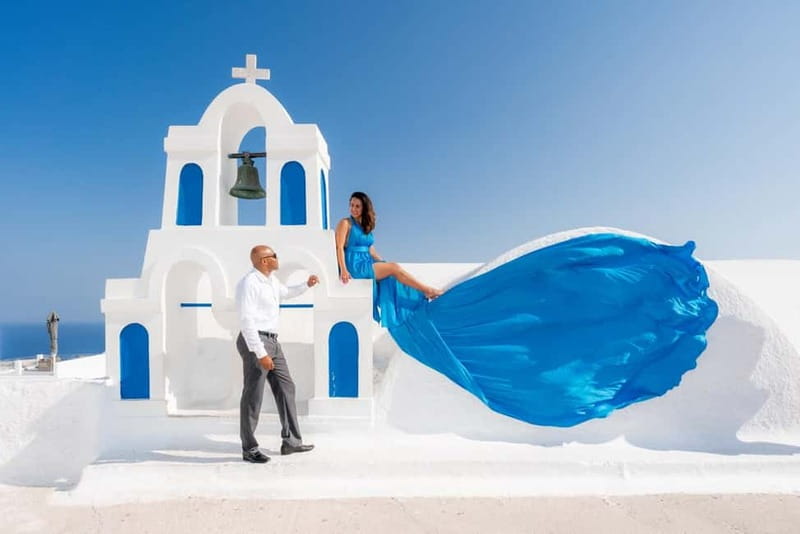 Oia: Santorini Photoshoot with Flying Dress Rental Option - Discover the Town of Oia and Its Photogenic Spots