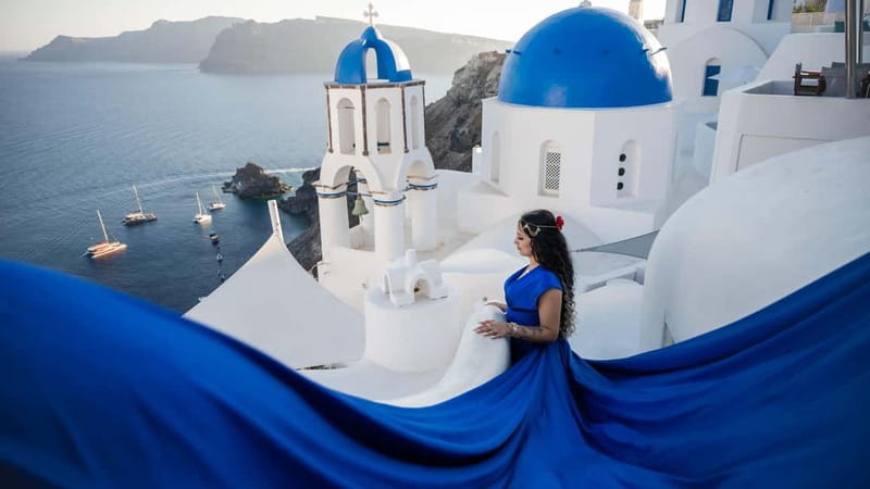 Oía: Santorini Professional Photoshoot with Edited Photos - Key Points