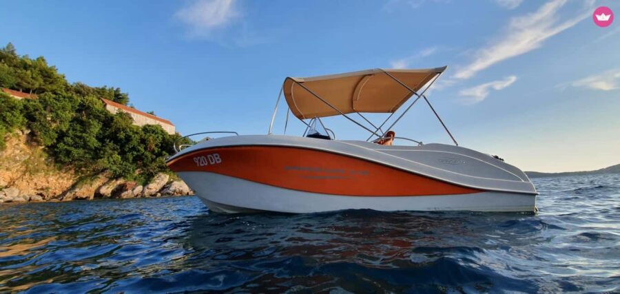 Oki Barracuda 545 356kk - The Vessel: Spacious, Sporty, and Family-Friendly
