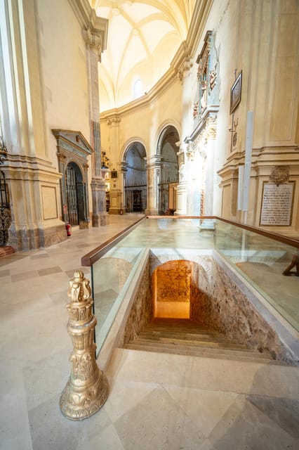 OLD COLLEGIATE CHURCH OF SAN PATRICIO: AUDIO GUIDED VISIT - Accessing the Crypt and Its Significance