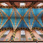 Old Town Short Guided Tour to Saint Mary Basilica - Inside St. Mary’s Basilica: A Gothic Masterpiece