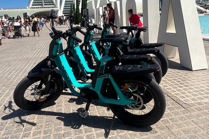 Old Town to Modern Marvels "Premium EBike Yamaha" (From 28,00) - Exploring Valencia’s Heart at Plaza de la Virgen