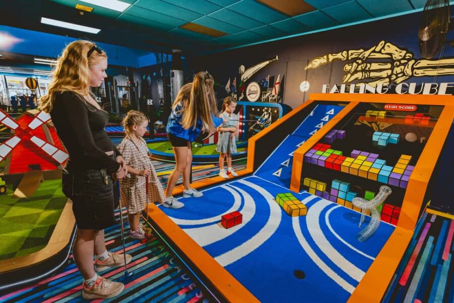 Oldenburg: Puttbrothers Adventure Mini Golf - Exclusive Use for Large Groups