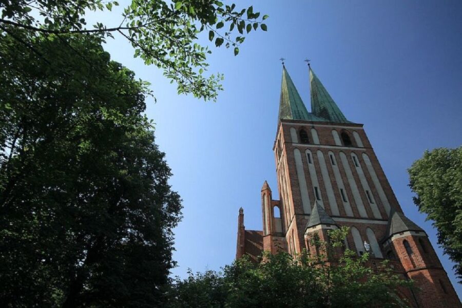 Olsztyn Old Town Highlights Private Walking Tour - Starting Point and Tour Flexibility