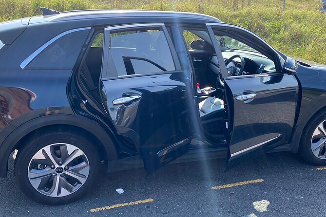 One Way Taxi Transfer from Heathrow Airport to Gatwick Airport - Flight Monitoring and Free Waiting Time