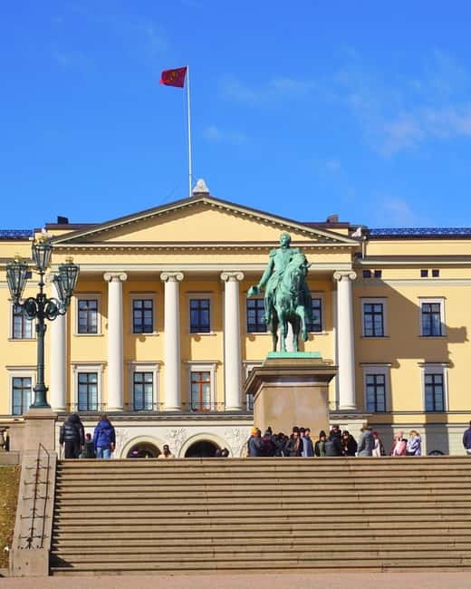 Oslo: City Tour with Traditional Norwegian Lunch or Dinner - Starting Point in Front of the Royal Palace with a Red Umbrella