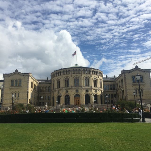 Oslo: City Walking Tour - Oslo City Hall: The Venue of Nobel Peace Prize