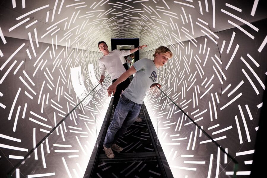 Oslo: Paradox Museum Entry Ticket - Highlights of Optical Illusions and Interactive Installations
