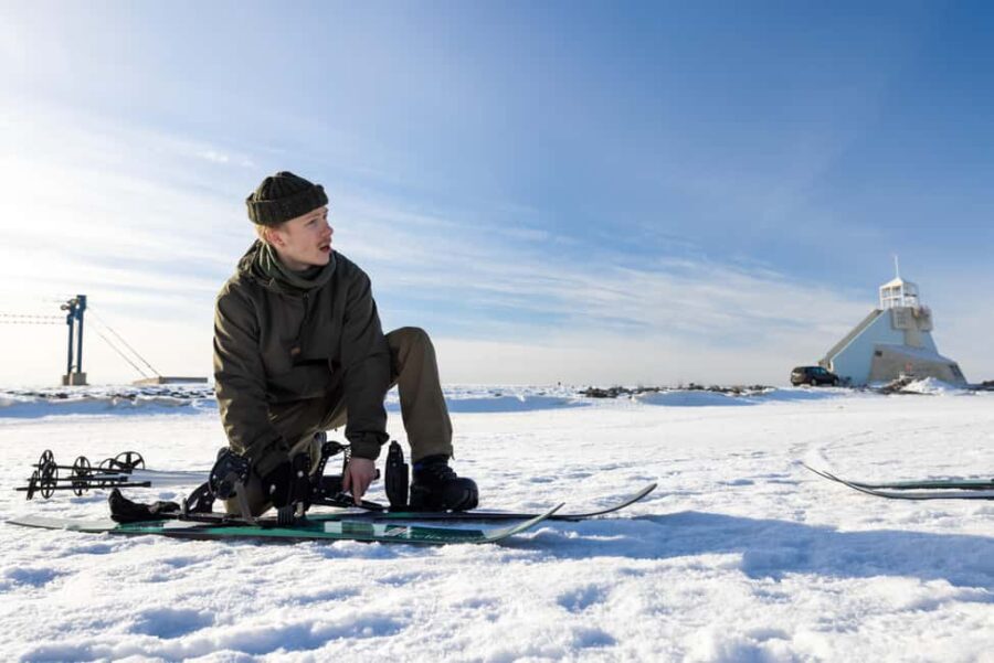Oulu: Arctic Sea Snowshoe Experience - Exploring the Frozen Arctic Sea on Snowshoes