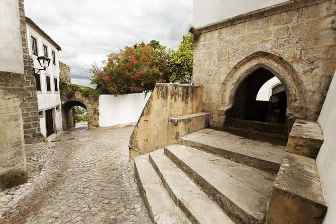 Ourém, Tomar and Almourol Castle Full Day Private Tour from the West - Exploring Jardim das Portas do Sol in Santarém