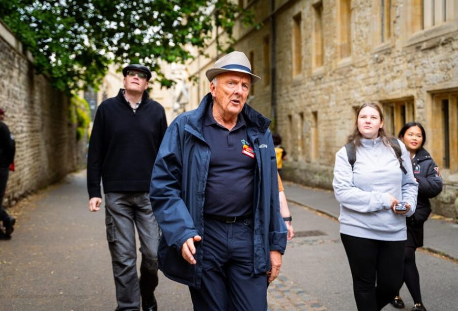 Oxford: Historic Pubs & Taverns Guided Walking Tour - Starting at Carfax Tower, the Heart of Oxford