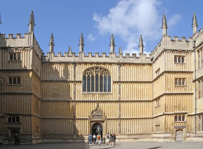 Oxford: Town & Gown Walking Tour - Visiting Christ Church and its Scholarly Heritage