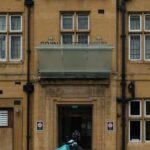 Oxford: University of Oxford Student-led Walking Tour - The Starting Point: Martyrs’ Memorial and its Significance