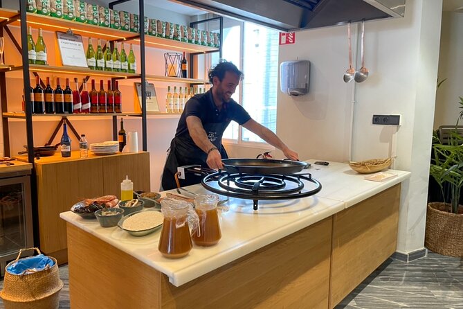 Paella & Sangria Showcooking Experience - Expert-Led Paella Demonstration in Seville
