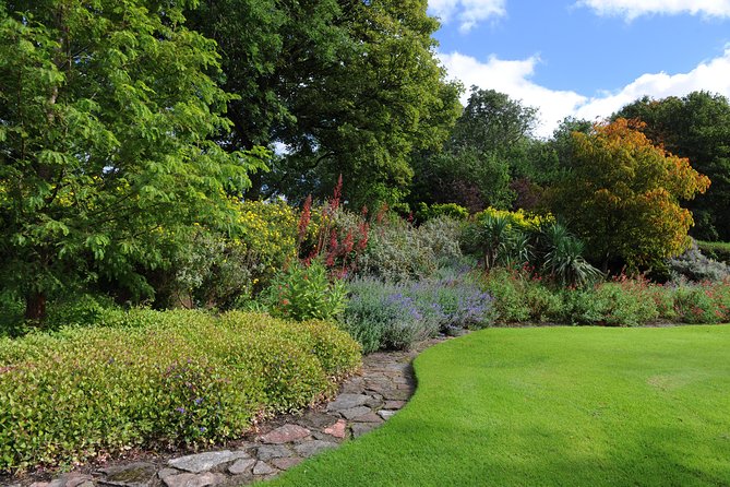 Palace of Holyroodhouse Admission Ticket - From the Royal Mile to the Gates of Holyroodhouse