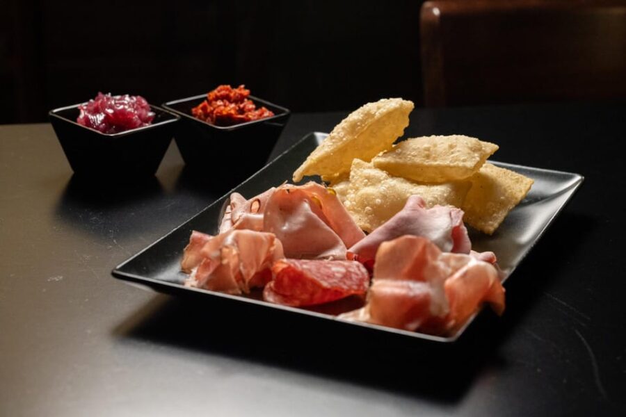 Palermo: Craft beer tasting with food samples at High Hops - The Unique Setting of High Hops in Palermo