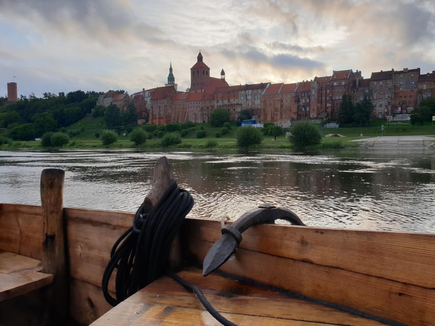 Panorama of Toru - 30-minute cruise - The "Panorama of Toru" Tour Starts on the Historic Vistula River