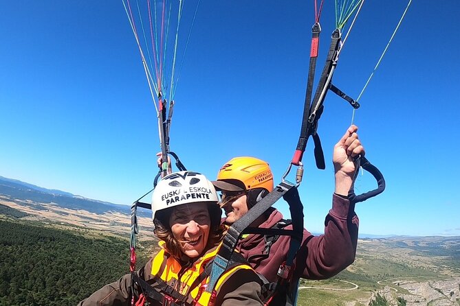 Paragliding flight in Sopelana - The Process: From Preparation to Landing