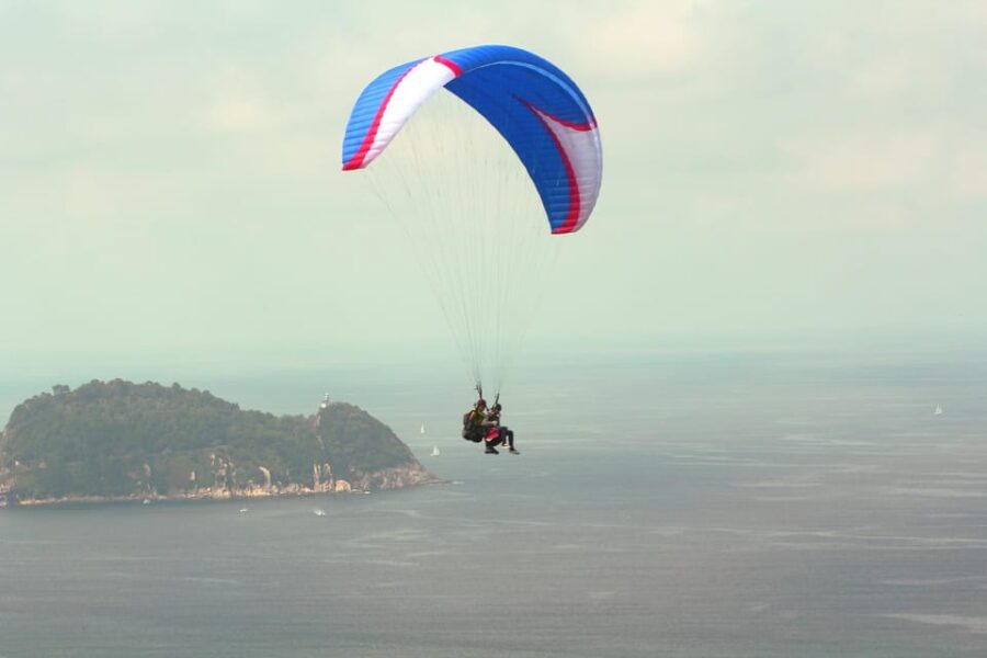 Paragliding in Basque region - From Kukuarri Hill to the Sky: The Launch Site and Its Surroundings
