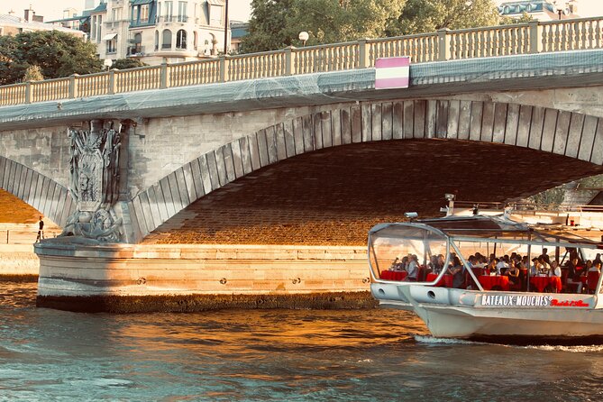 Paris: 1 Hour Seine River Cruise Ticket - Departing from Bateaux Parisiens for Iconic Paris Landmarks