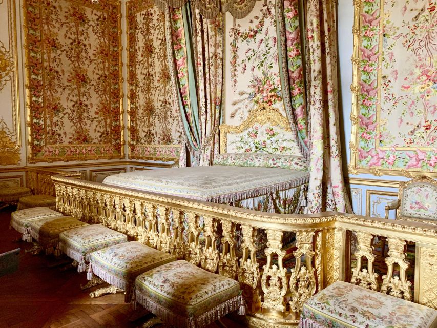 Paris and Versailles Palace: Full day private guided Tour - Starting Your Day with Parisian Landmarks