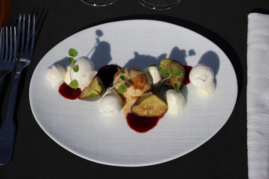 Paris: Bustronome Gourmet Dinner Tour - The Culinary Experience: 4 or 6 Courses with Seasonal Menus