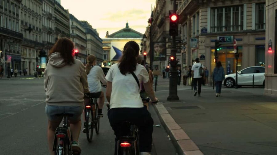 Paris By Night: 3-Hour Guided Bike Tour - Exploring Iconic Landmarks Like the Opéra and Place Vendôme