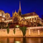 Paris by night  a private guided tour by car, a pure delight - Luxury Transport in a Mercedes-Benz V-Class