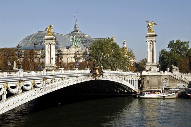 Paris Capitaine Fracasse 3 Course Seine River Dinner Cruise - The 3-Course Gourmet Dinner
