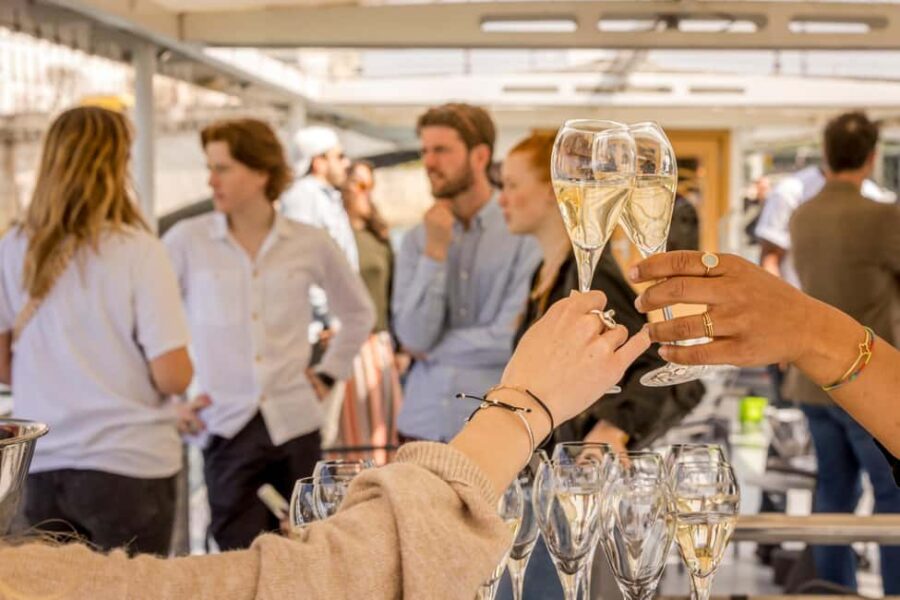 Paris: Champagne Tasting Cruise Departure from Eiffel Tower - The 1-Hour Seine River Cruise and Its Iconic Sights