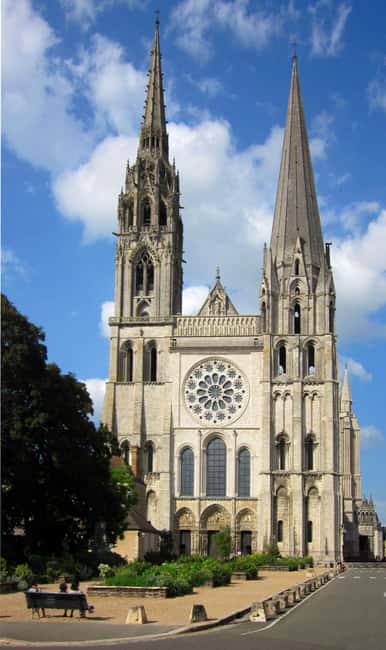 Paris: Chartres Cathedral and Old Town Day Trip - Starting Point: Convenient Transfers from Paris