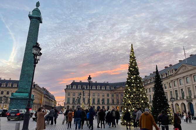 Paris Christmas Lights Small Group Walking Tour with Local Guide - Discovering the Christmas Market at Jardin des Tuileries