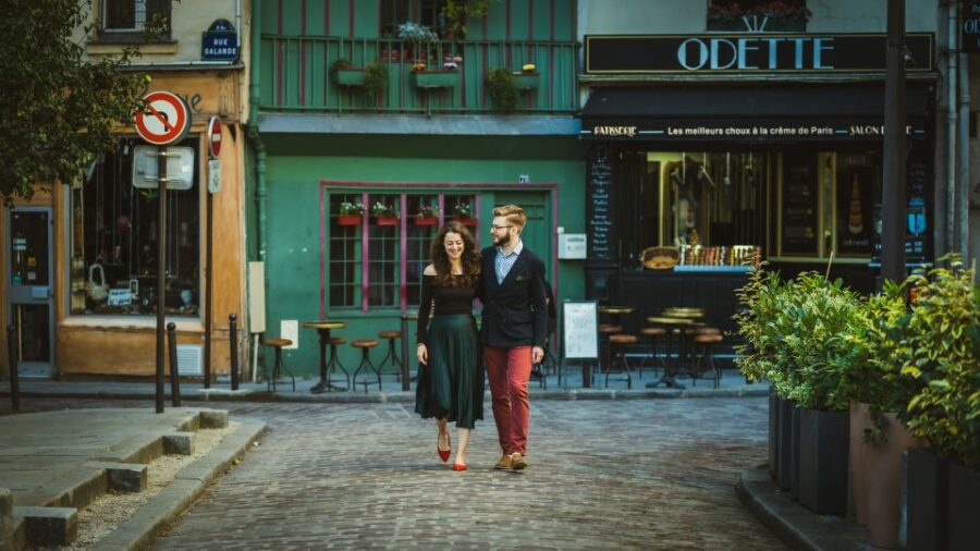 Paris: Cinematic and Fun Photoshoot with a Professional - Personalised Location Choices and Surprises