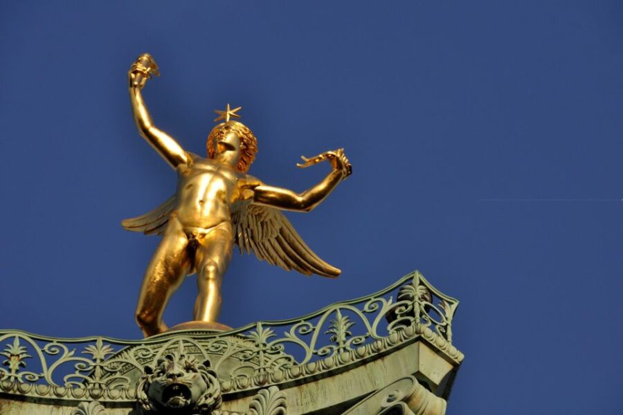 Paris City Center Self-Guided Walking Tour - Starting Point: From the Historic Place de la Bastille