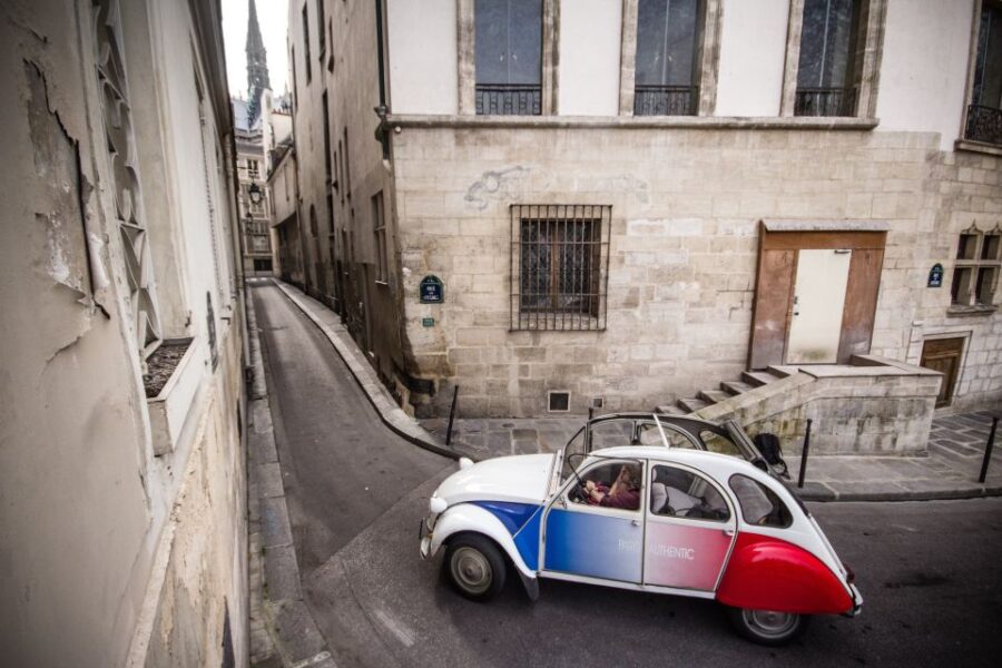 Paris: Classic Sites Tour by Vintage Citroen 2CV - Flexible and Comfortable Transportation