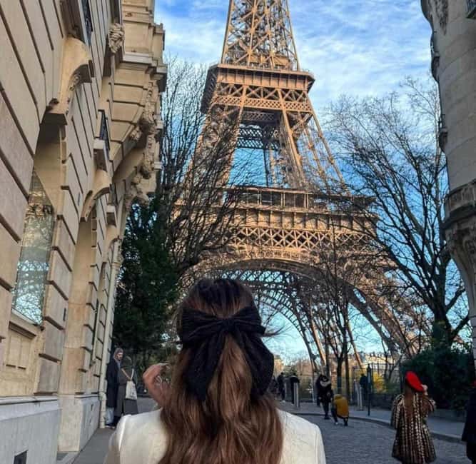 Paris: Eiffel Tower 2nd Floor Ticket with Elevator & Host - Meeting Host and Language Support
