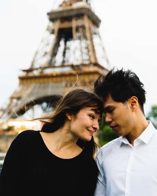 Paris: Evening River Cruise with Champagne & Food tasting - Food and Drink: Champagne and French Delights