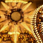 Paris: Experience the magic of Christmas with a pro photographer - Walking the Golden Triangle of Luxury and Fashion