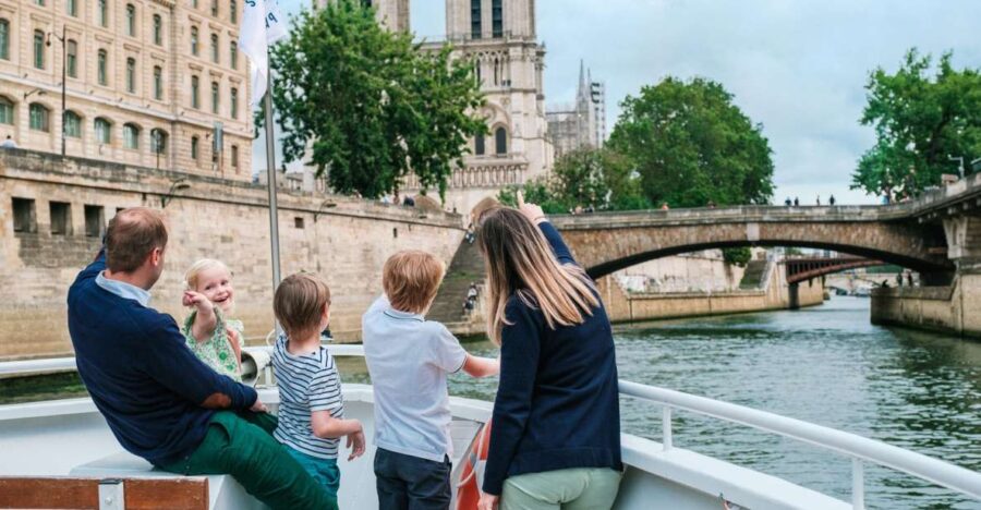Paris: Family-Friendly River Seine Guided Cruise - Departure from the Eiffel Tower’s Footprint