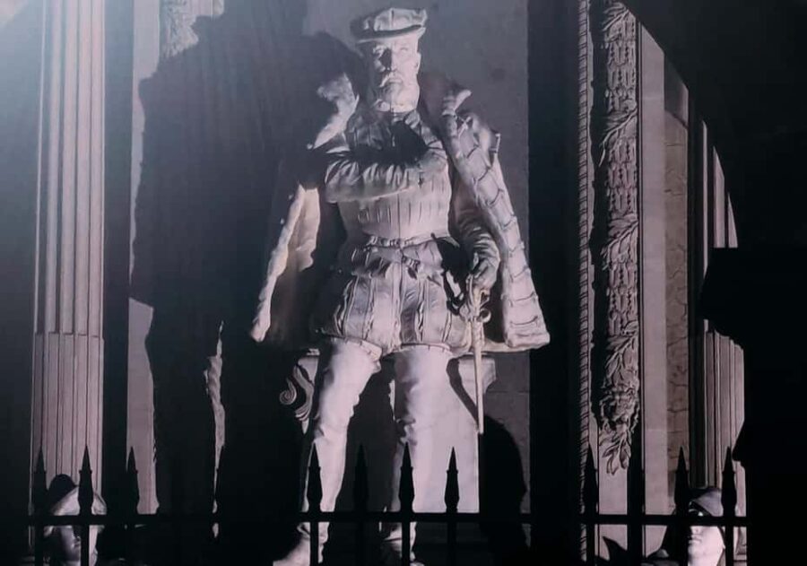 Paris: French Monarchy Intrigues Walking Tour - Navigating Paris: On Foot Through Historic Sites