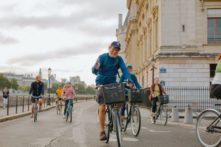 Paris: Guided Bike Tour Like a Local - Exploring Parisian Landmarks and Iconic Sights