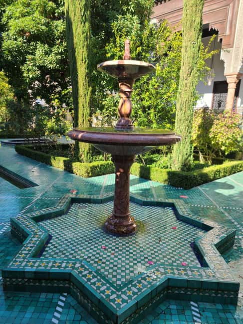 Paris: Guided Tour of the Grand Mosque & Secret Gardens - The Unique Setting of the Great Mosque of Paris